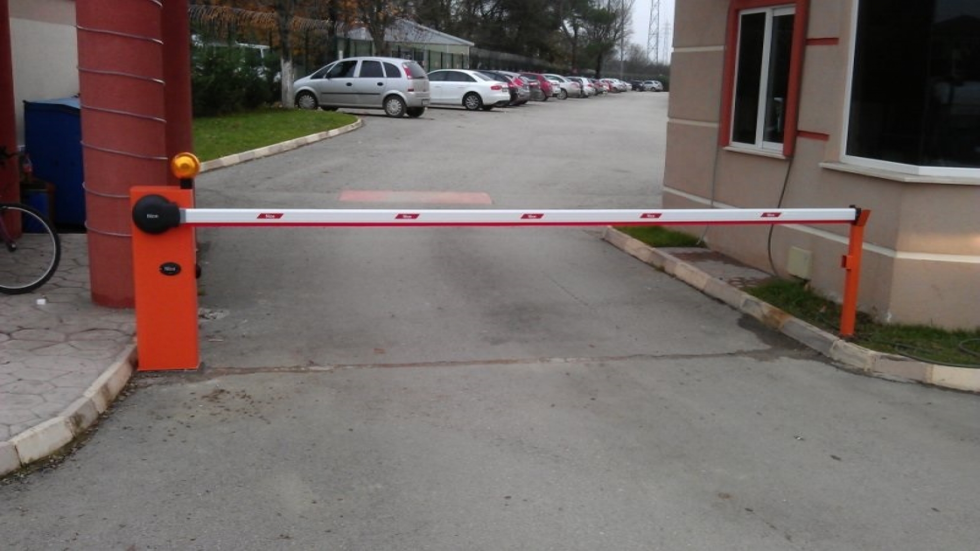 adana-kepenk-kollu bariyer